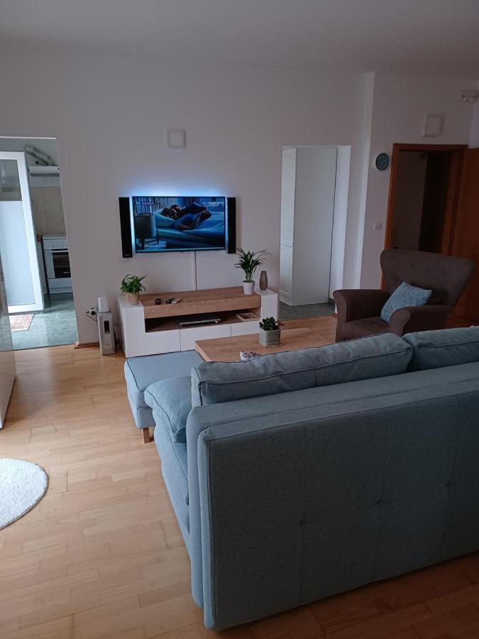Appartement Apartman Sunce à Makarska Extérieur photo
