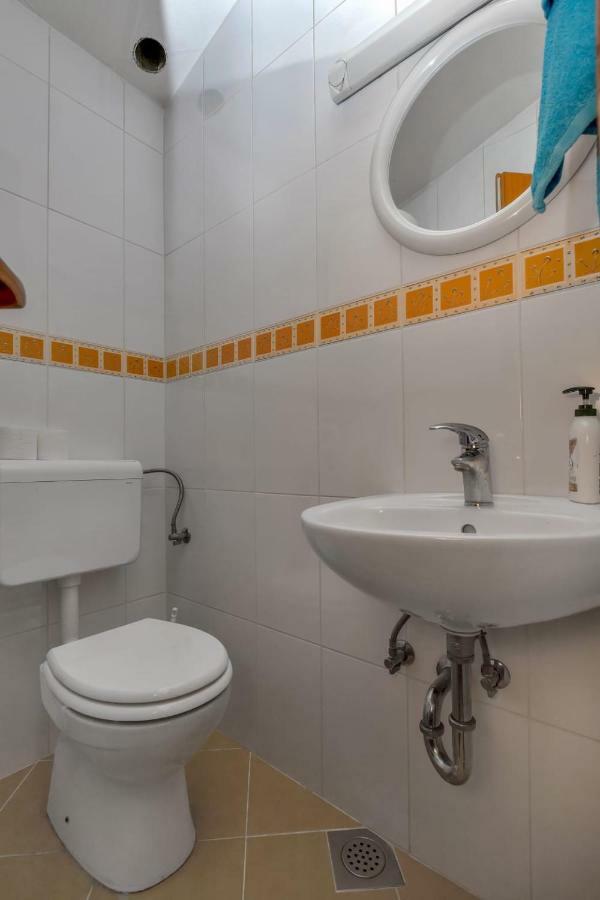 Appartement Apartman Sunce à Makarska Extérieur photo